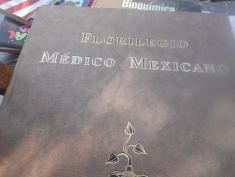 Florilegio médico mexicano Crónicas, documentos y relatos de la época colonial Francisco Baños Urquijo