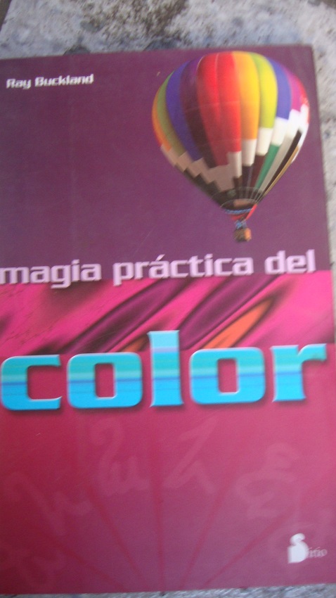 Magia práctica del color. Ray Buckland. Traducción Celeste Connection